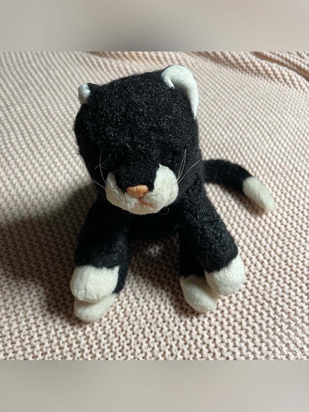 Vintage 1997 Ty Beanie Baby Zip Black Tuxedo Cat Plush Toy
